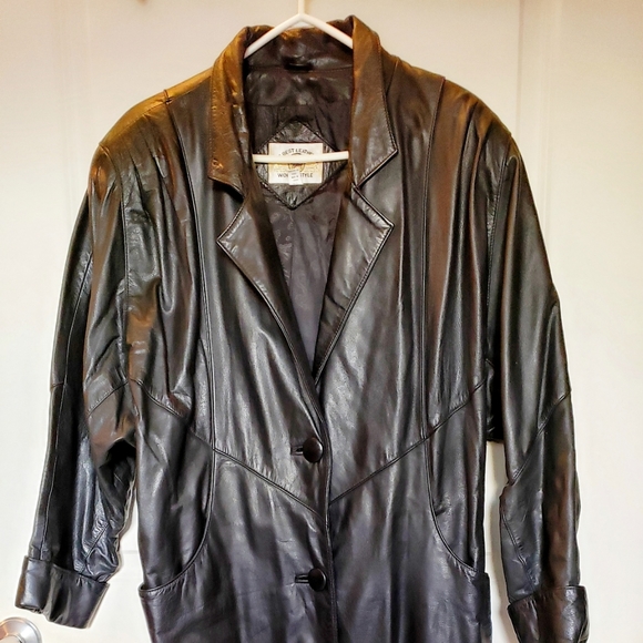 1980 Vintage ladies oversized leather jacket - Picture 12 of 14